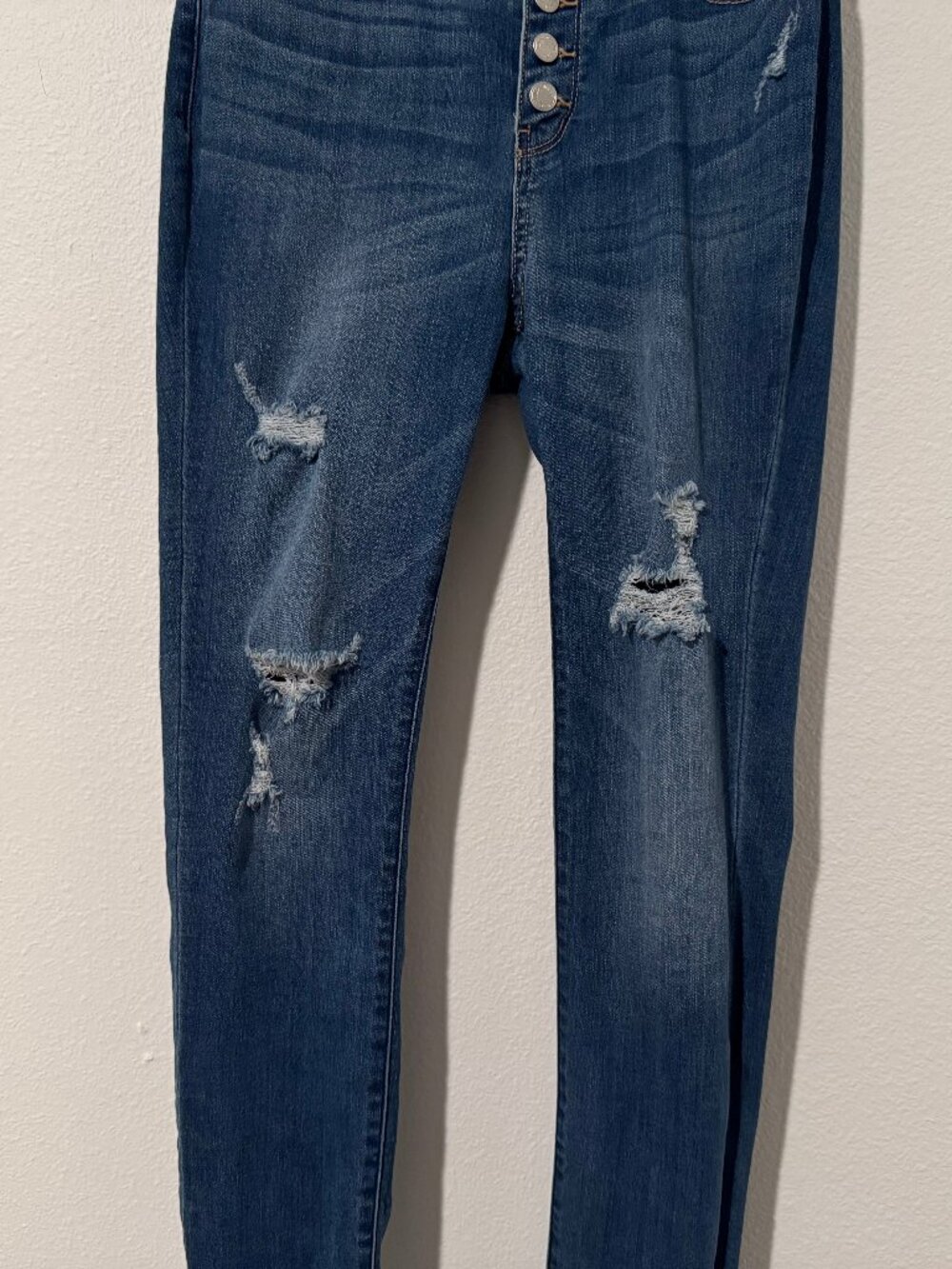 Judy Blue High Rise Button Fly Destructed Medium Wash Jeans Size 7/28 (28x32) - Picture 4 of 13